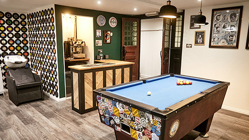 Bond's Barbershop Bournemouth - Bond's Bar pool table