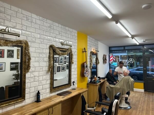 Bond's Brockenhurst - Man getting haircut